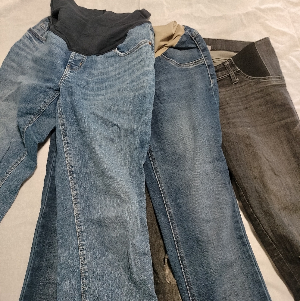 Maternity jeans wardrobe lot